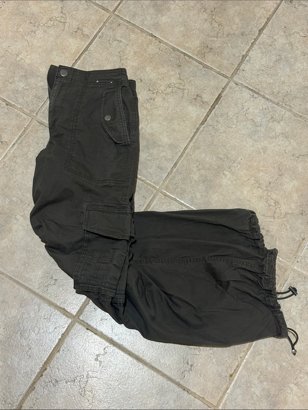 Abercrombie and fitch women’s brown cargo pants